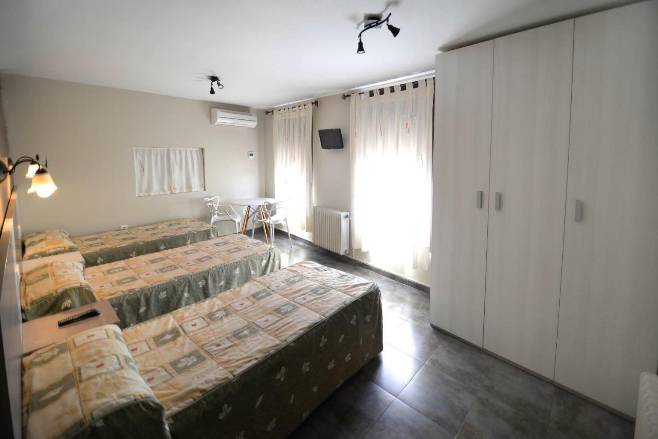 Hostal Palacete De Los Arcedianos Tarazona Luaran gambar