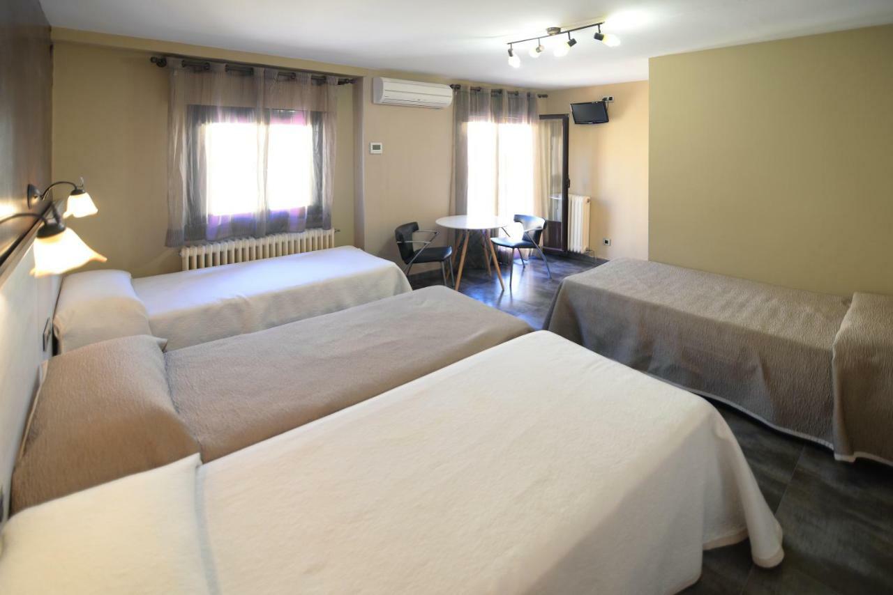 Hostal Palacete De Los Arcedianos Tarazona Luaran gambar