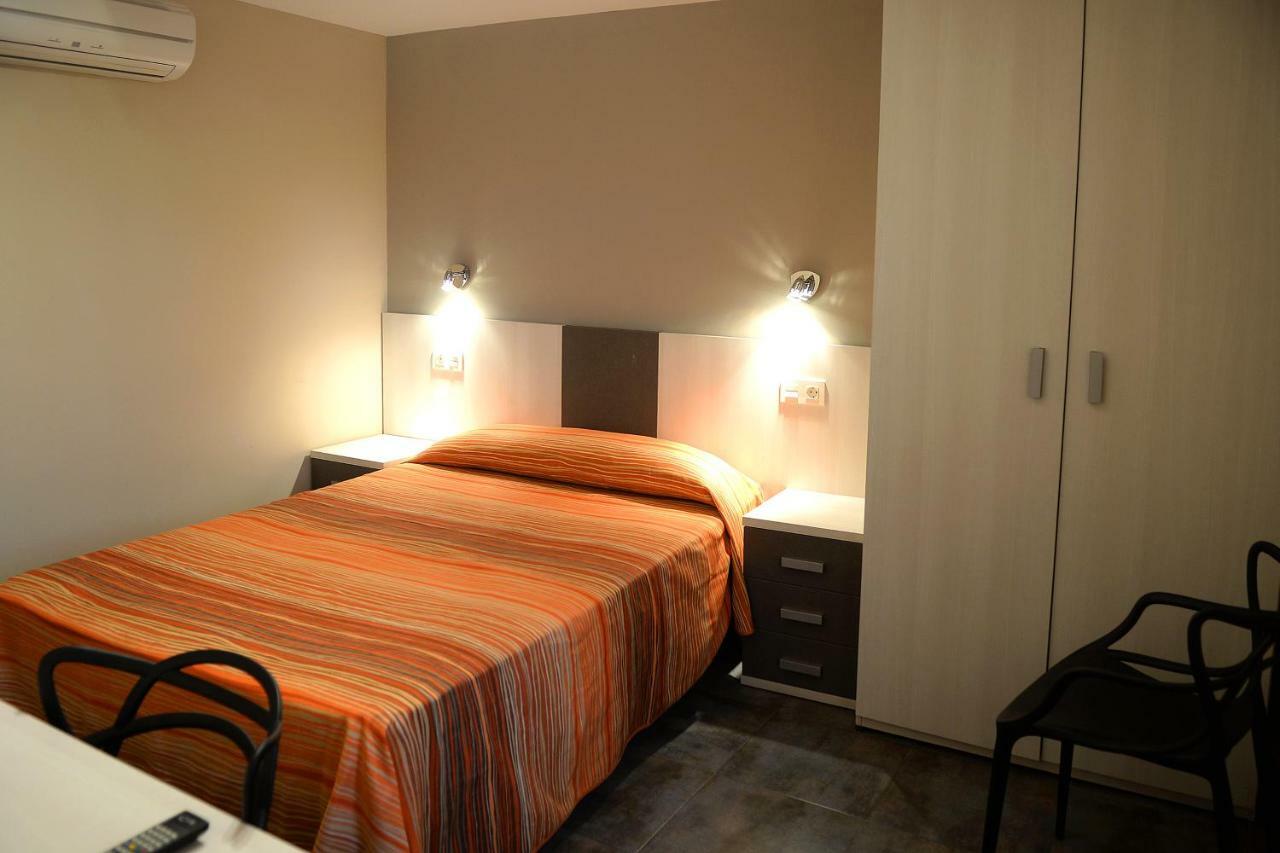 Hostal Palacete De Los Arcedianos Tarazona Luaran gambar