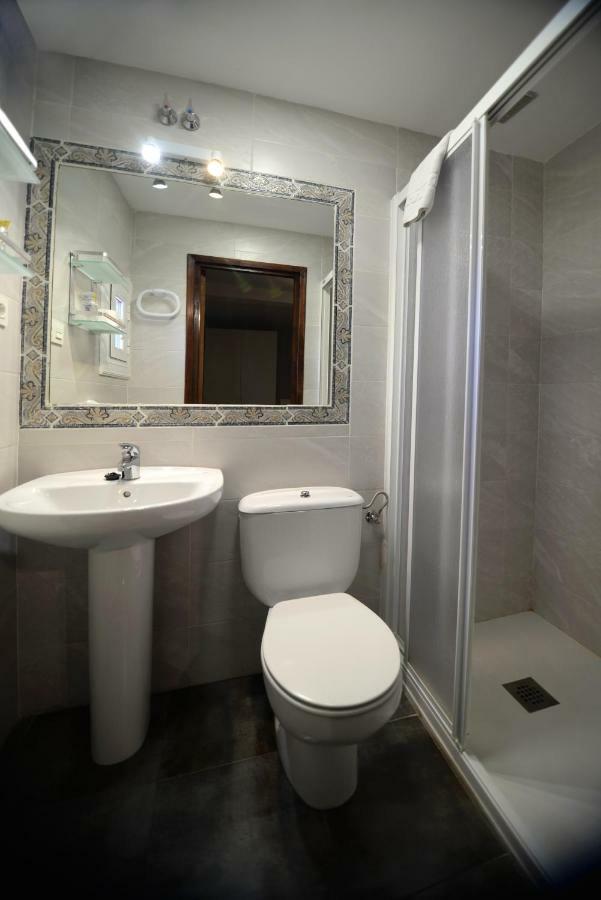 Hostal Palacete De Los Arcedianos Tarazona Luaran gambar